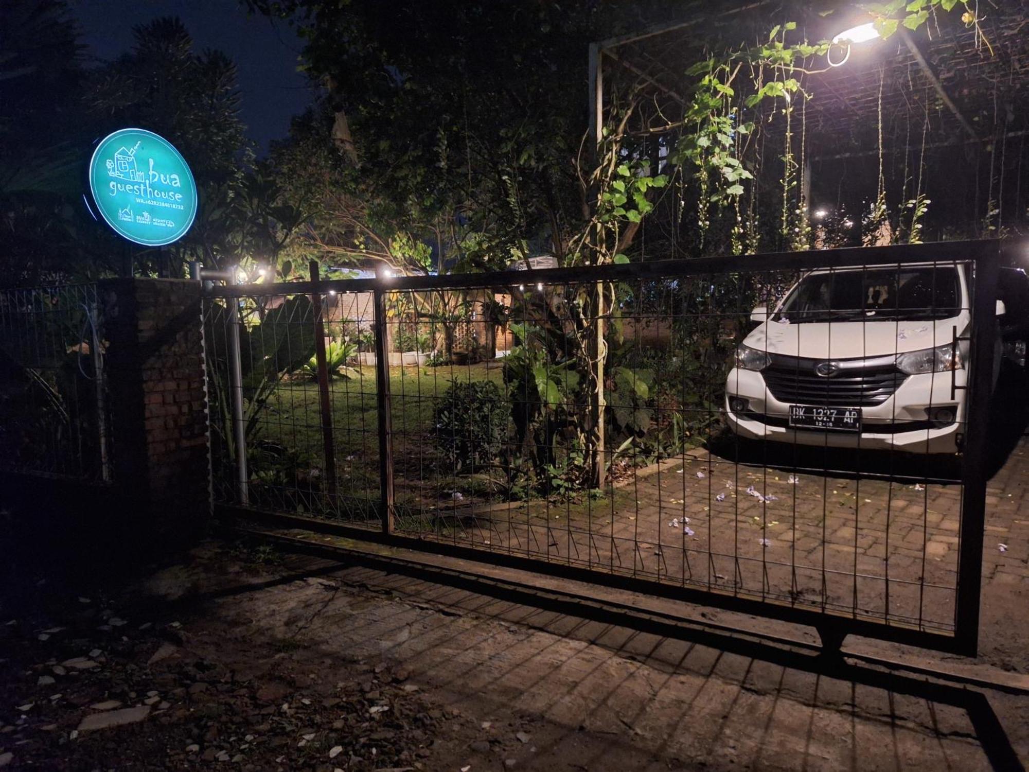 Bua Guest House Medan Luaran gambar