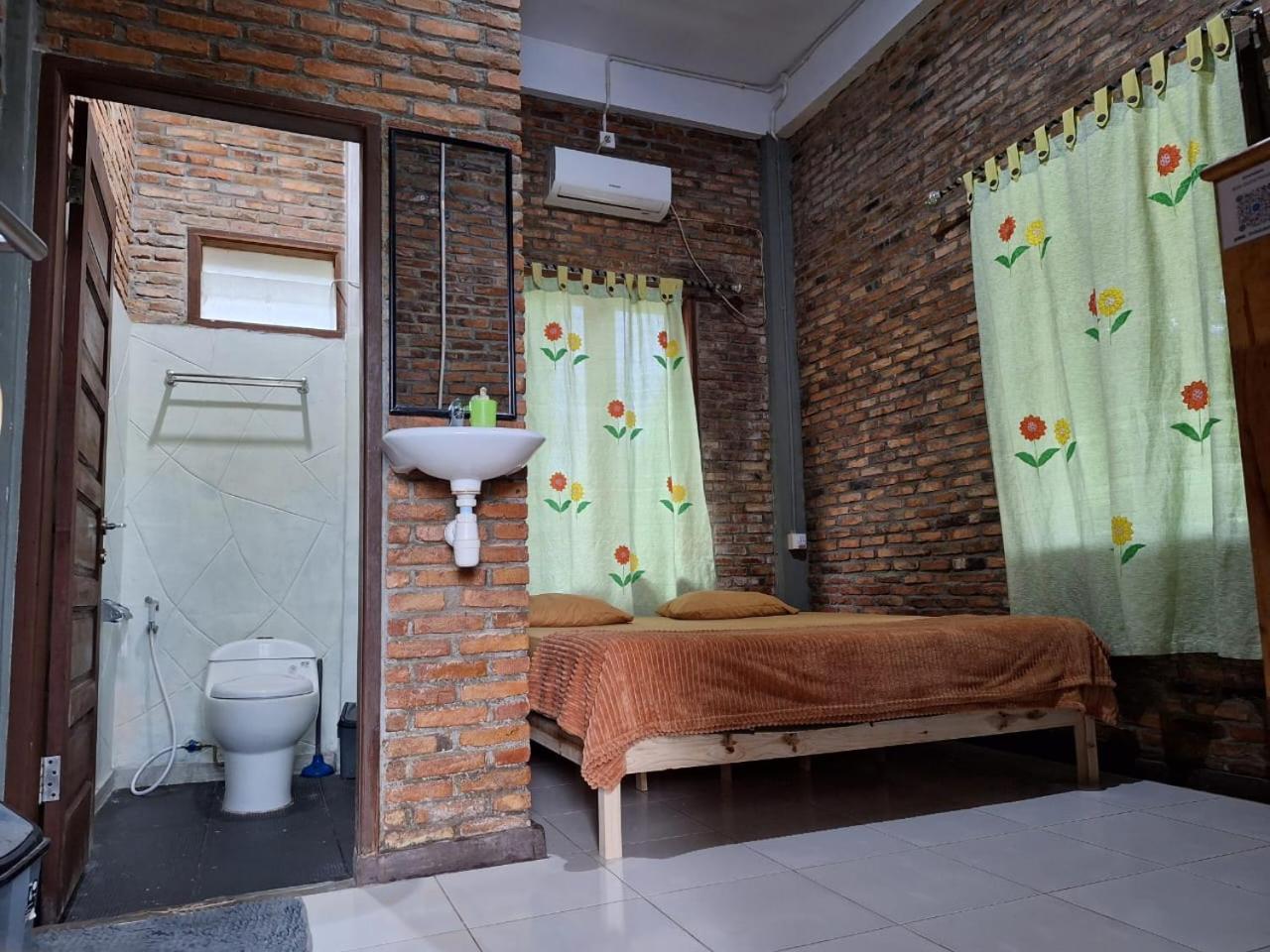 Bua Guest House Medan Luaran gambar